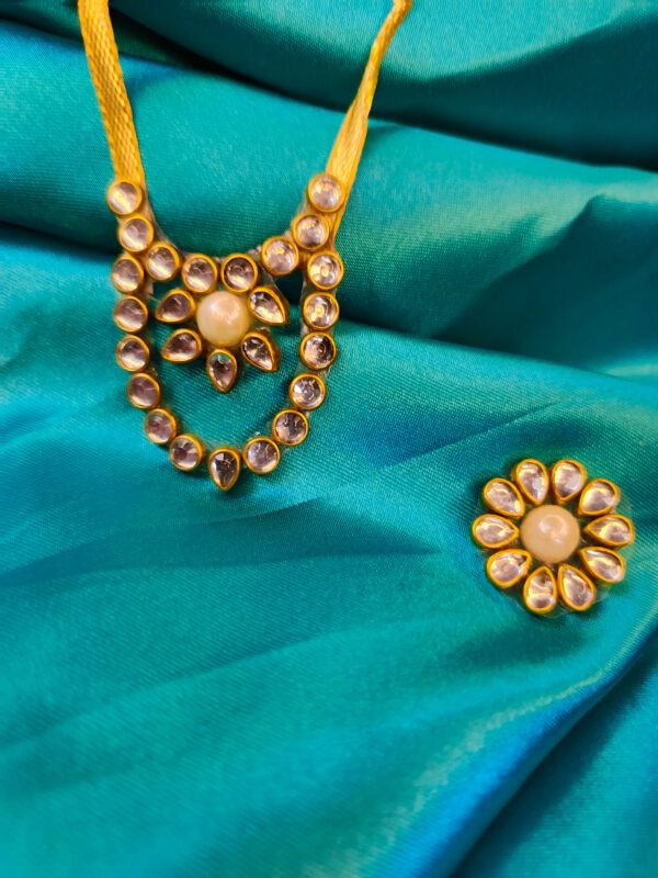 Kundan necklace